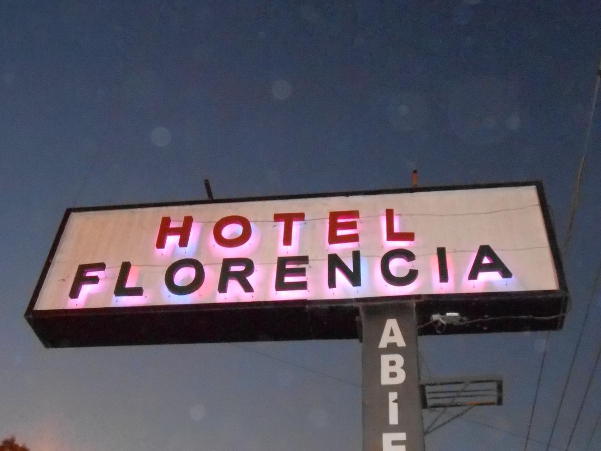 Hotel Florencia Termas de Río Hondo Exterior foto